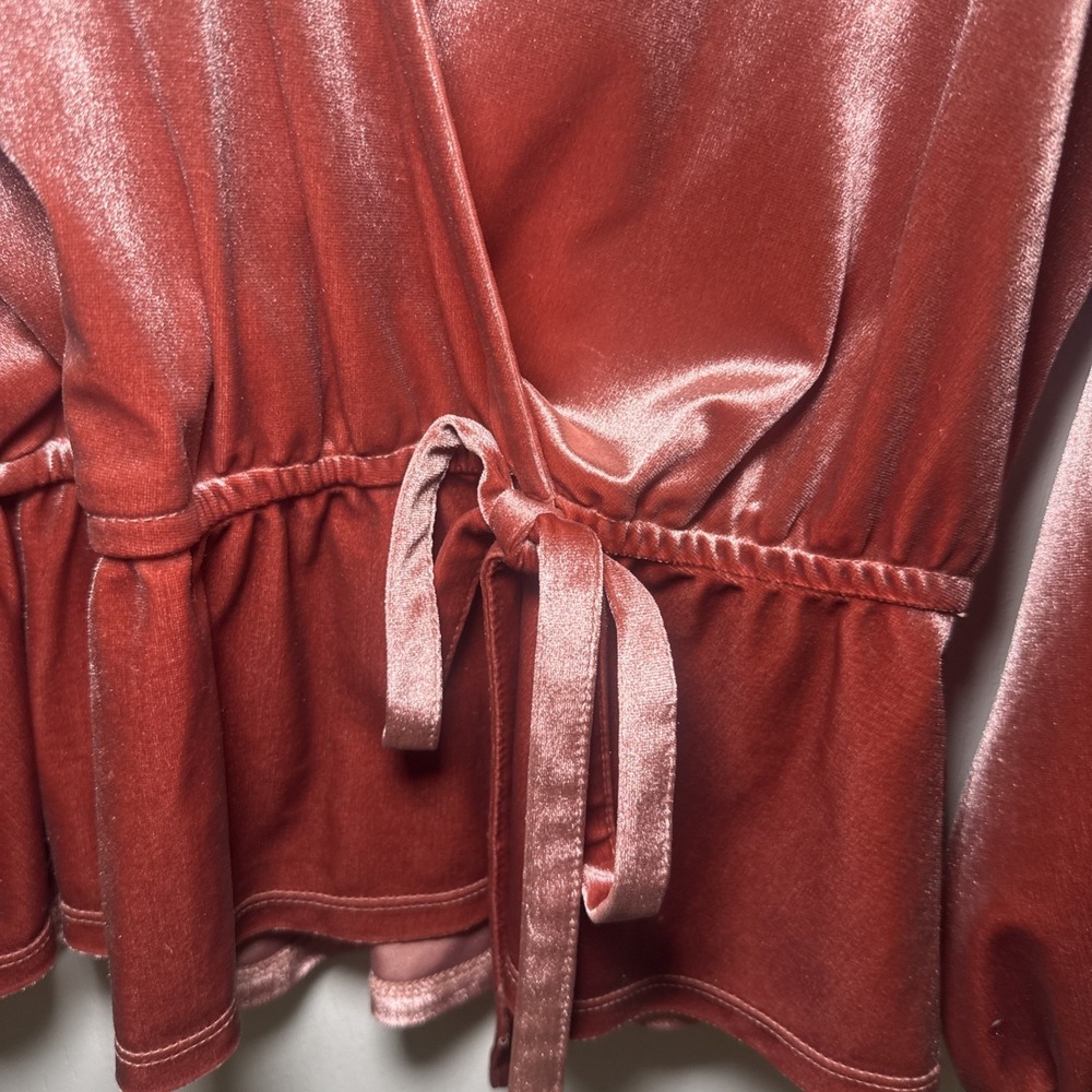 LC Lauren Conrad Rose Gold Velvet Wrap Blouse Long Sleeve Ruched L - Picture 3 of 9